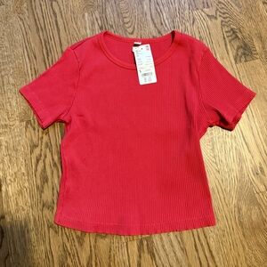 NWT Uniqlo cropped ribbed T shirt. Size S. Color true red.